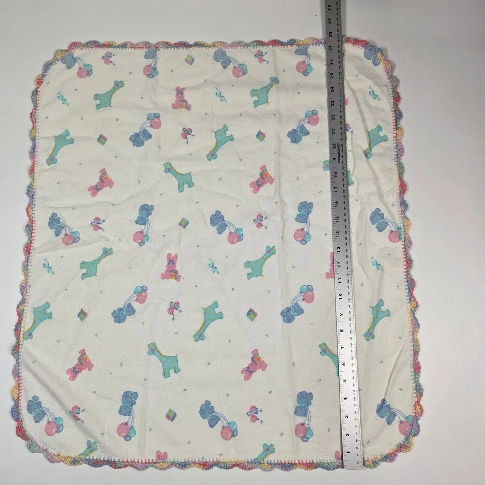 Receiving Blanket‎ Unisex Baby 25x30 White Animal Print Crochet Trim VTG Vintage